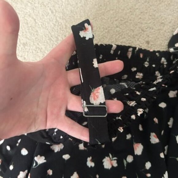 black floral top - Picture 3 of 8